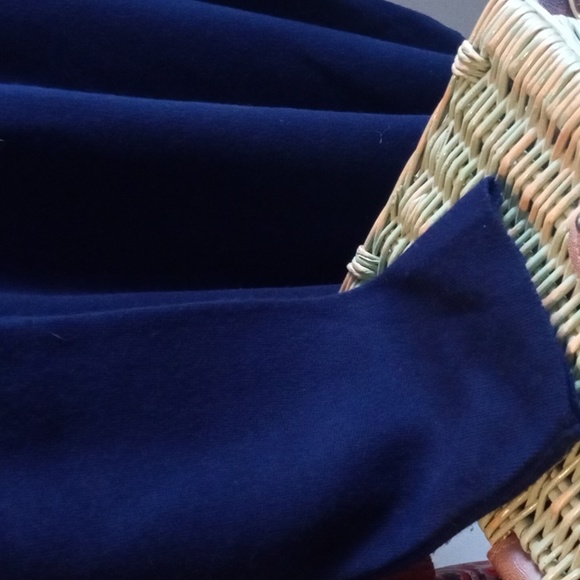 Women's sweater size Medium - Picture 9 of 9